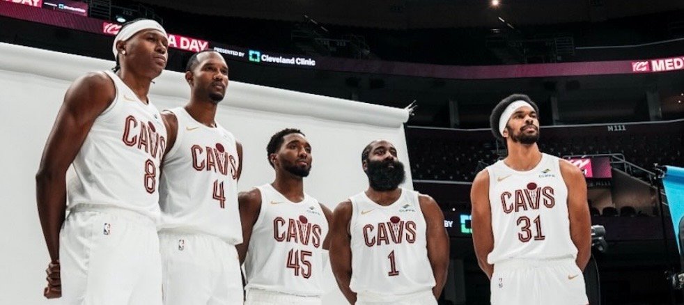 Atkinson ve 13 jugadores con opciones en la rotación de Cavaliers