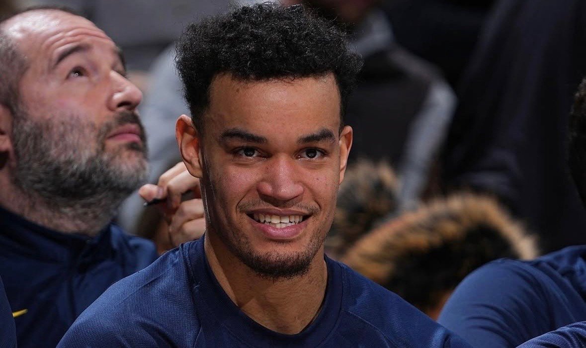 Spencer Jones sufre una distensión y Nuggets van con cautela