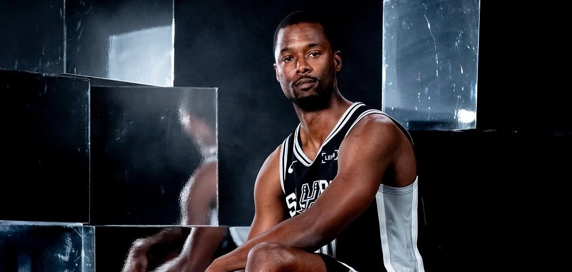 Harrison Barnes renueva con los Spurs para la próxima temporada