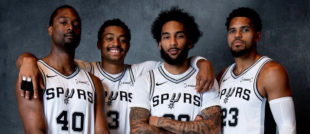 Los Spurs, en busca de su quinteto titular para la temporada