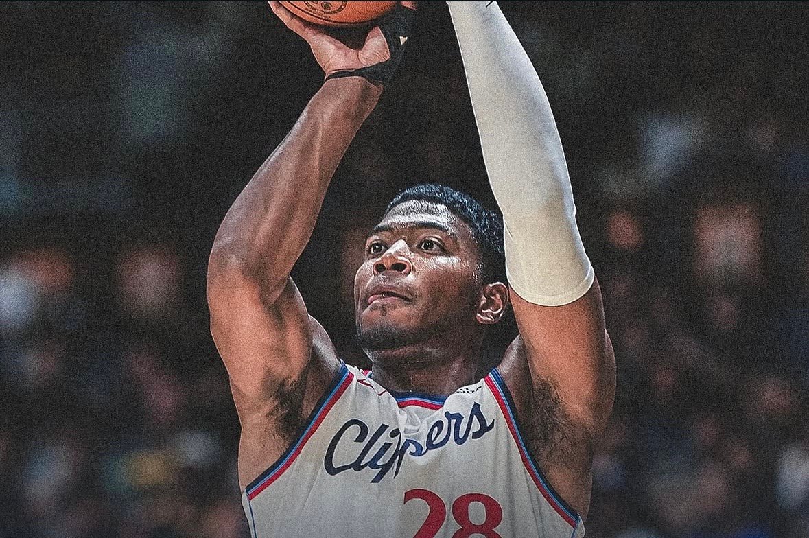Clippers ganan a Warriors en el estreno de pretemporada