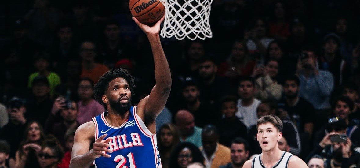 Embiid niega que LeBron le regañara por llegar tarde a un entrenamiento